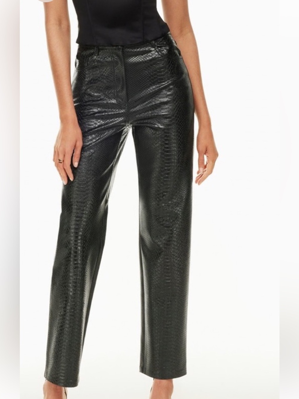 Aritzia Wilfred THE MELINA PANT in Black Croc Embellished
Faux Leather Size 6.